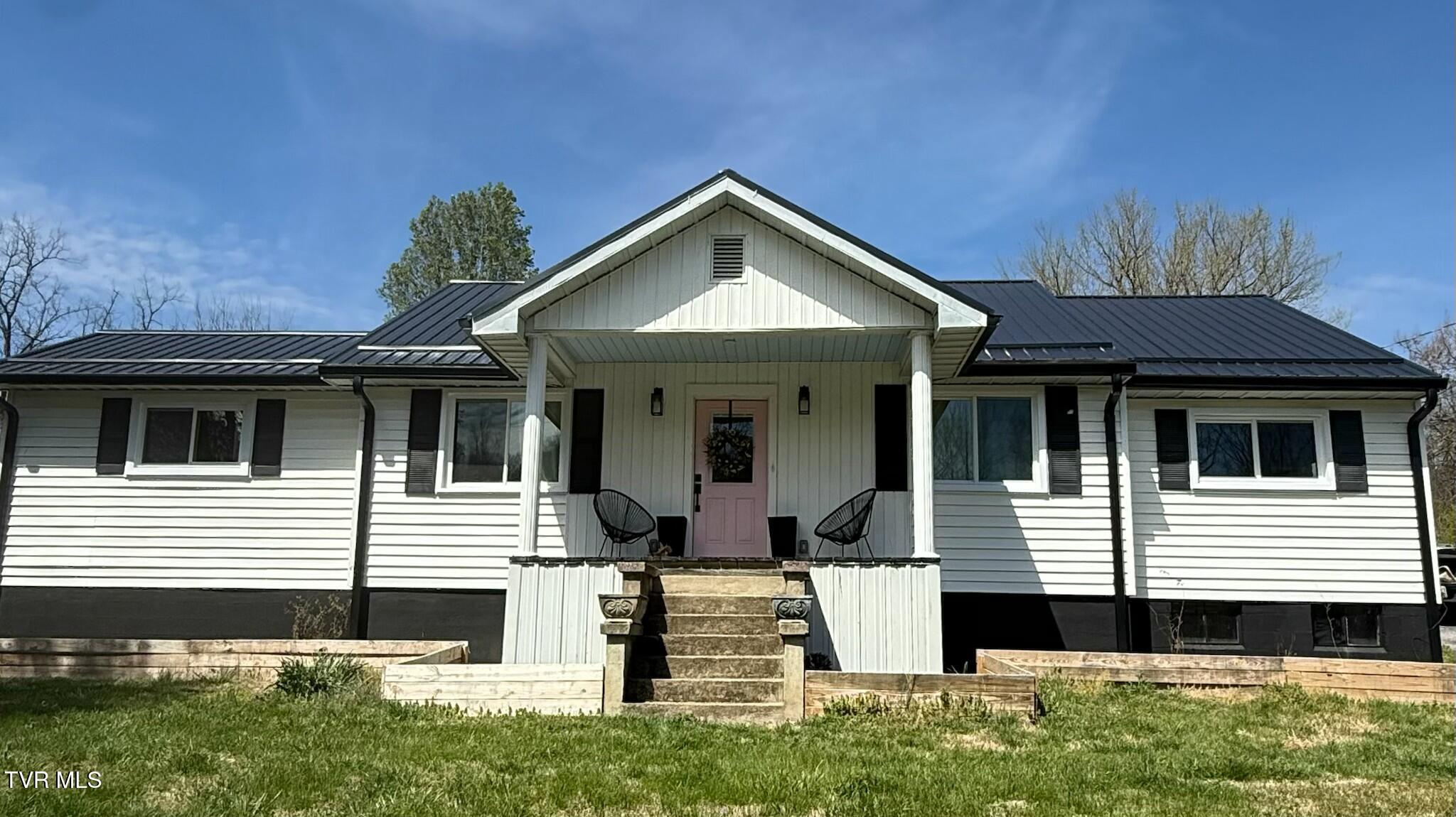 1009 Island Road Blountville, TN 37617 - Photo 1 of 11 B962BFF2-67E7-403A-B057-BEA3E2A4841E