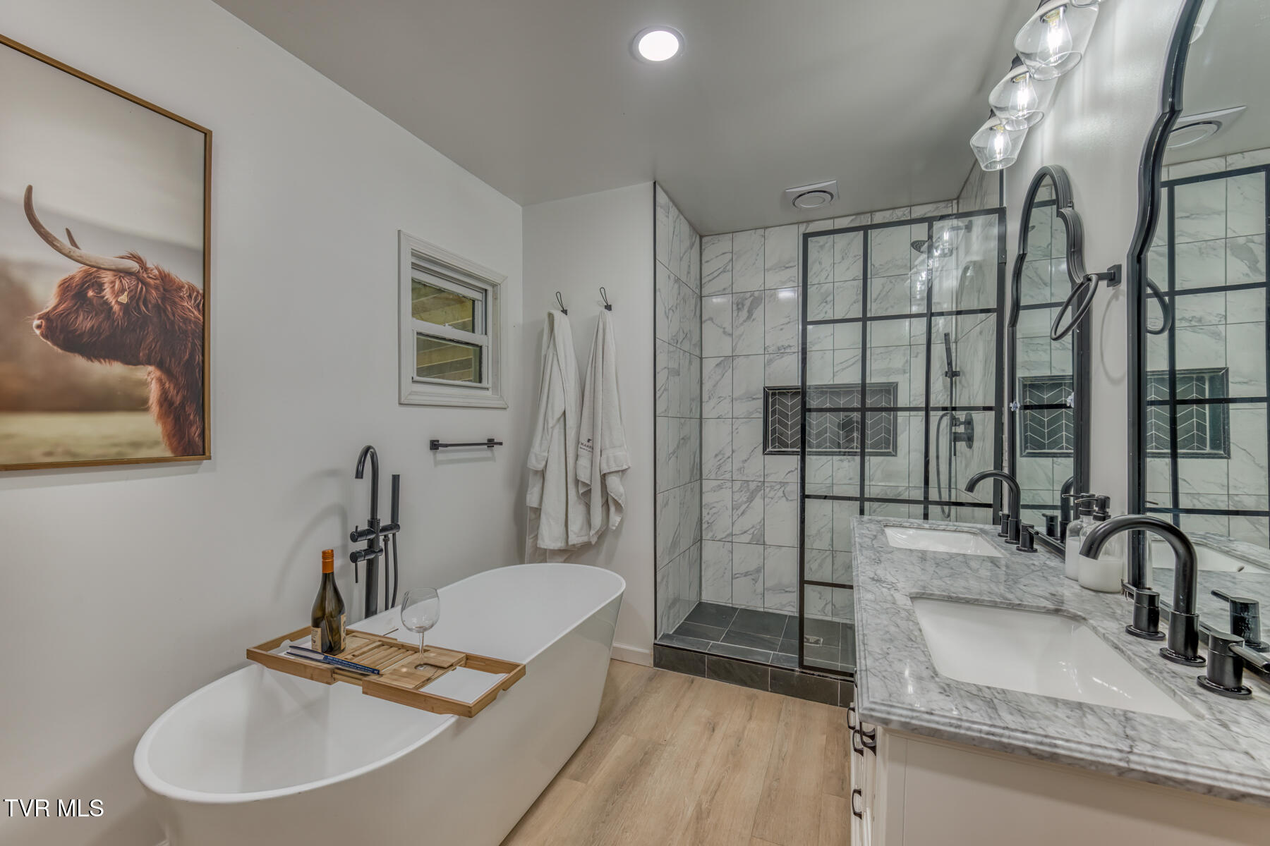 1009 Island Road Blountville, TN 37617 - Photo 2 of 11 1005 Island Rd-36