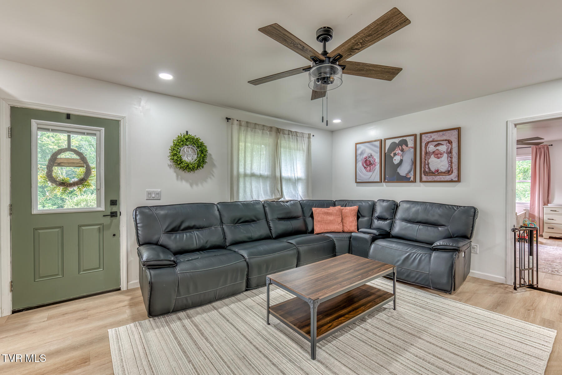 1009 Island Road Blountville, TN 37617 - Photo 5 of 11 1005 Island Rd-9