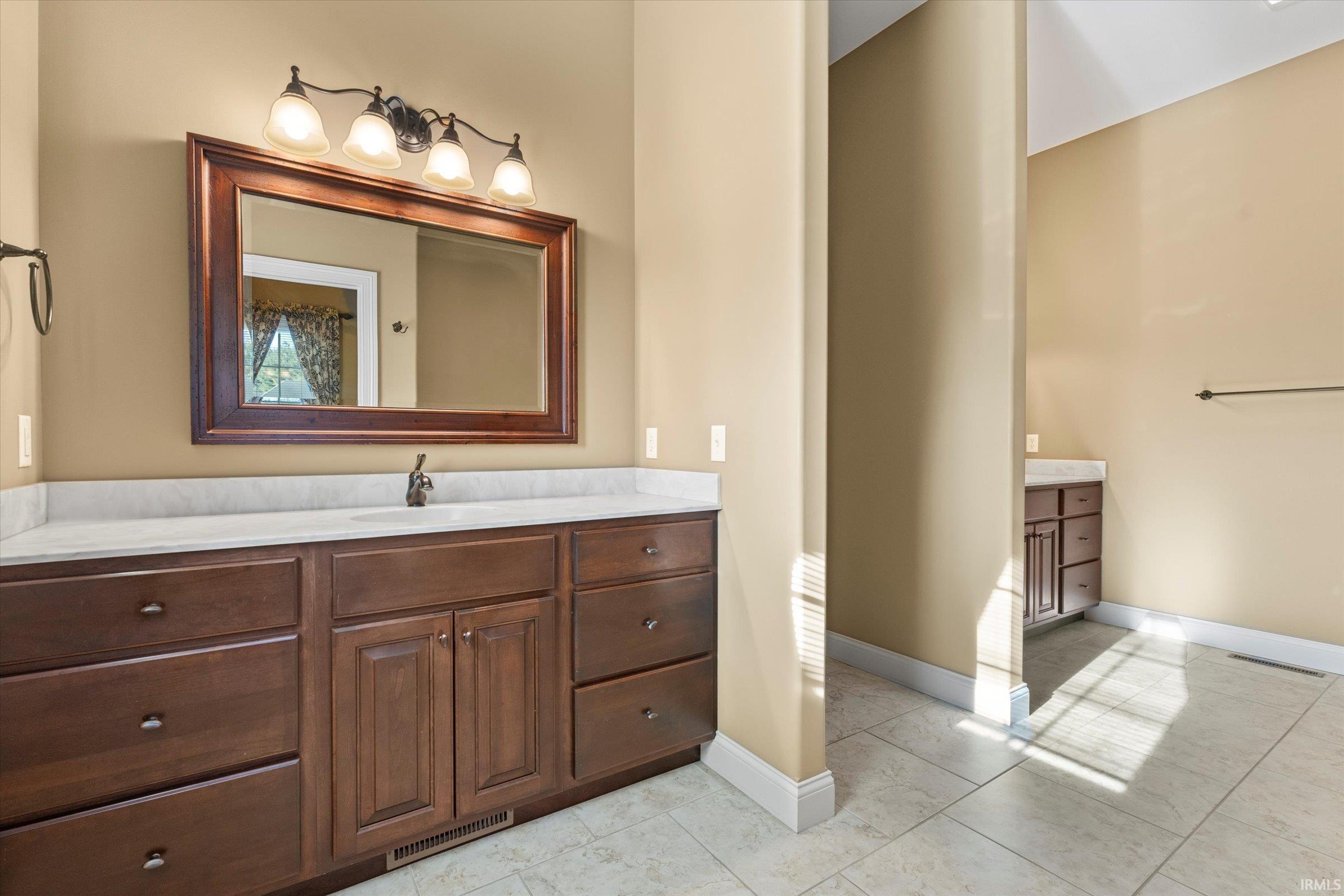 51625 Meadow Pointe Granger, IN 46530 - Photo 15 of 36