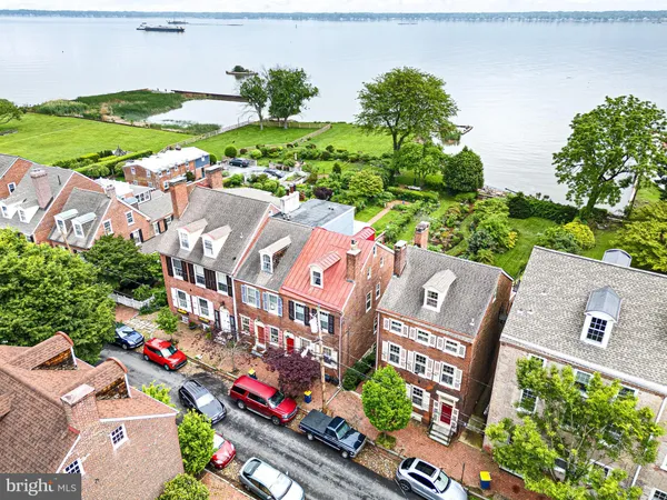 $865,000 | 13 The Strand, New Castle, DE 19720