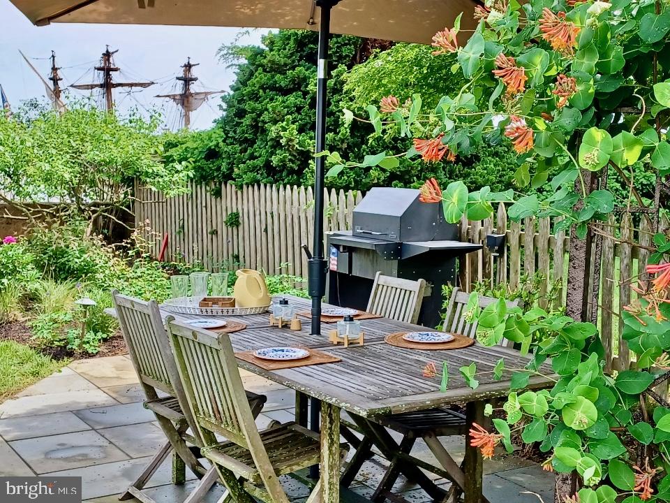 13 The Strand New Castle, DE 19720 - Photo 19 of 45 Lovely outdoor dining area