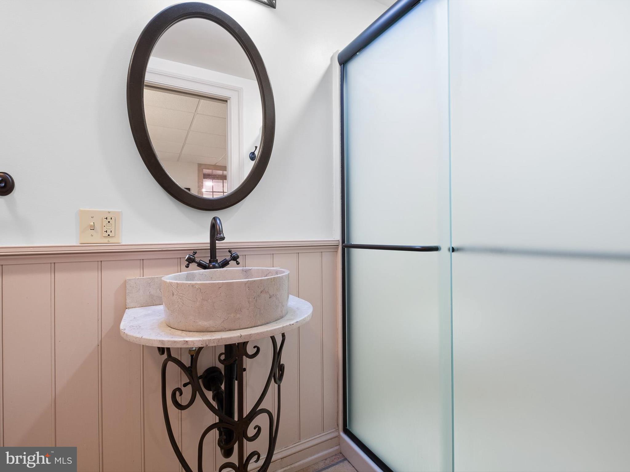 13 The Strand New Castle, DE 19720 - Photo 31 of 45 Walk-in Shower, Garden En-Suite