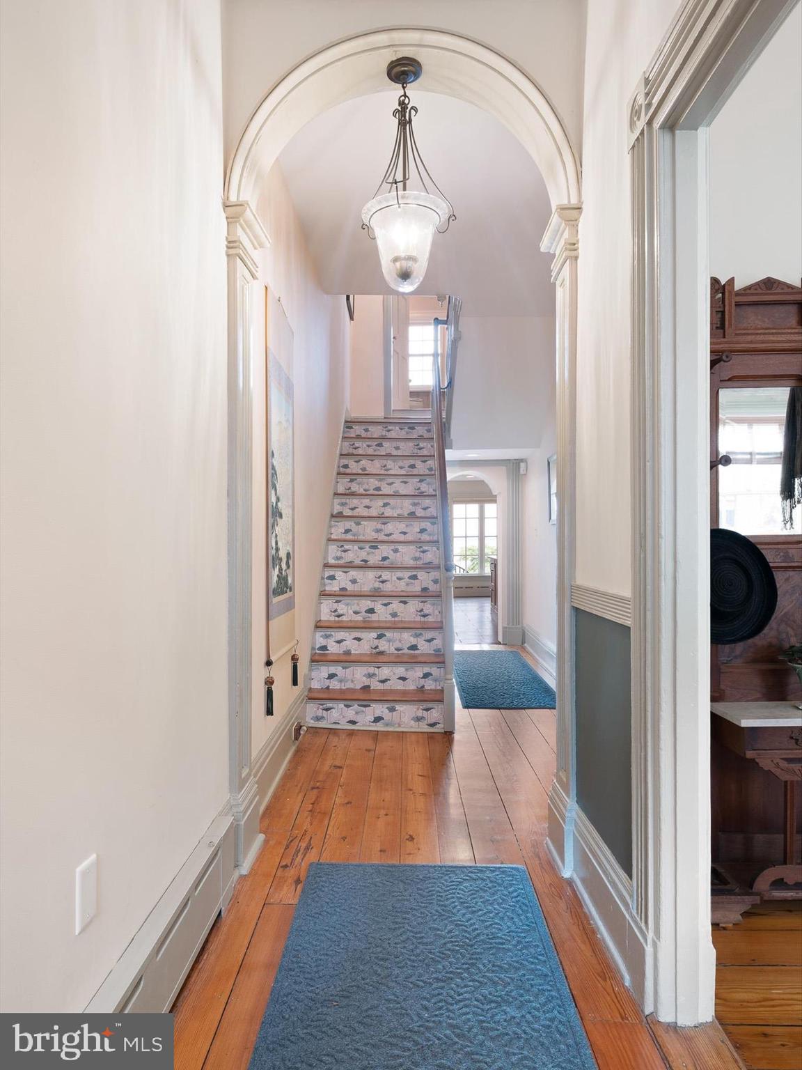 13 The Strand New Castle, DE 19720 - Photo 7 of 45 Classic Foyer Detailing