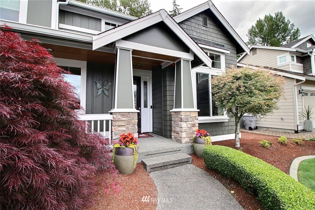 102 Elma Place Southeast Renton, WA 98059 - Photo 2 of 40