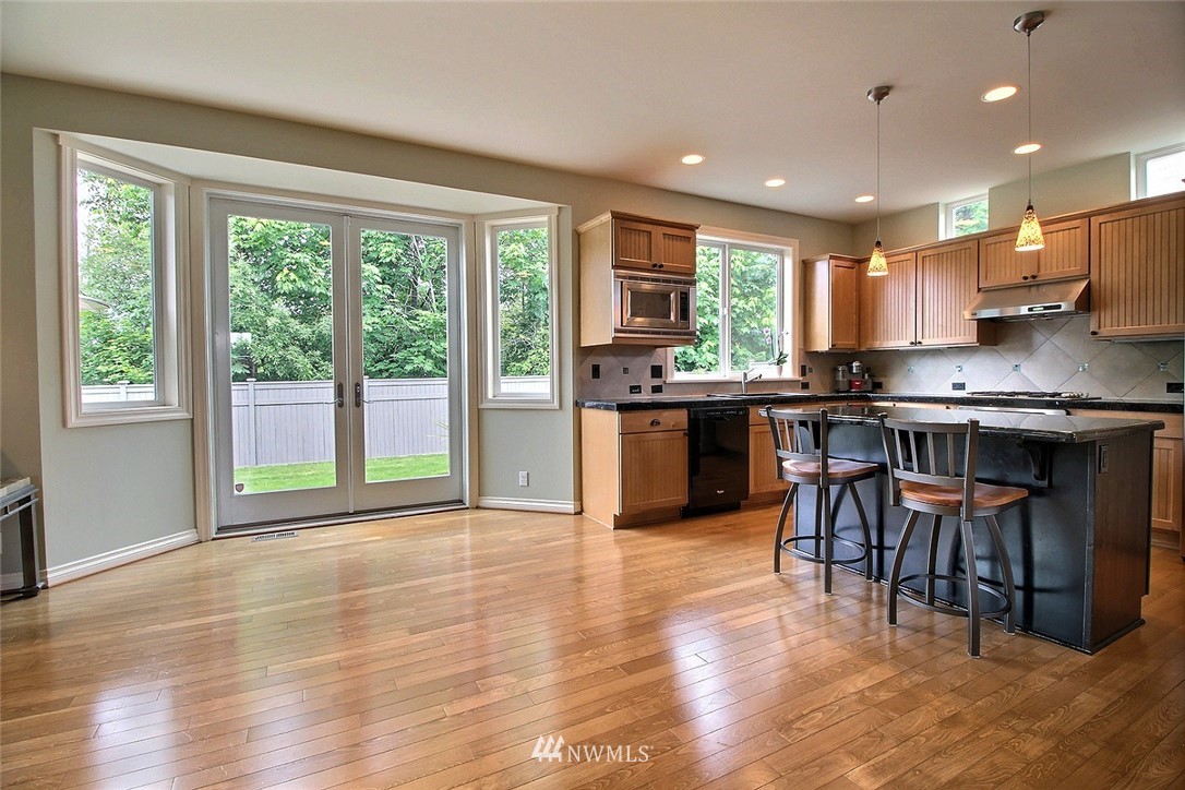 102 Elma Place Southeast Renton, WA 98059 - Photo 12 of 40