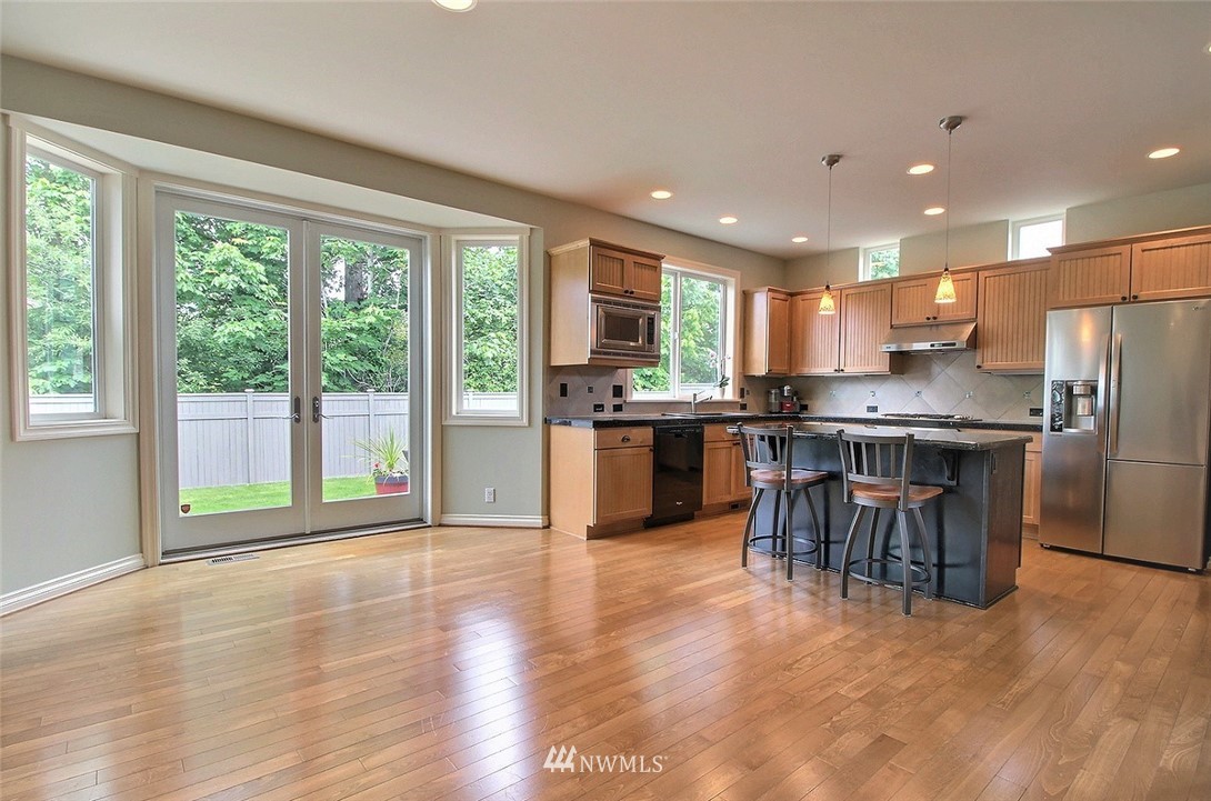 102 Elma Place Southeast Renton, WA 98059 - Photo 13 of 40