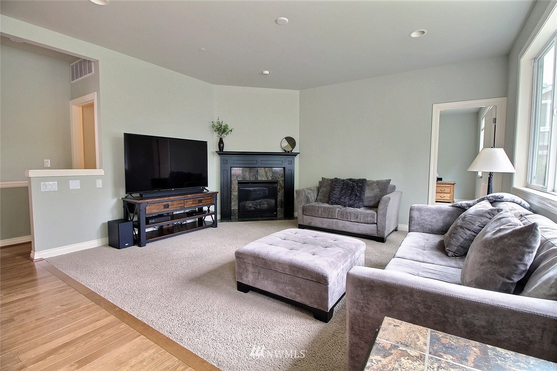 102 Elma Place Southeast Renton, WA 98059 - Photo 15 of 40