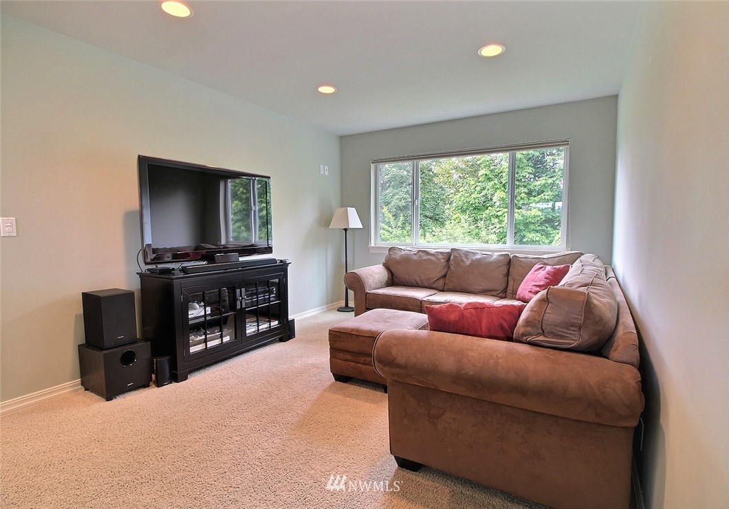 102 Elma Place Southeast Renton, WA 98059 - Photo 24 of 40