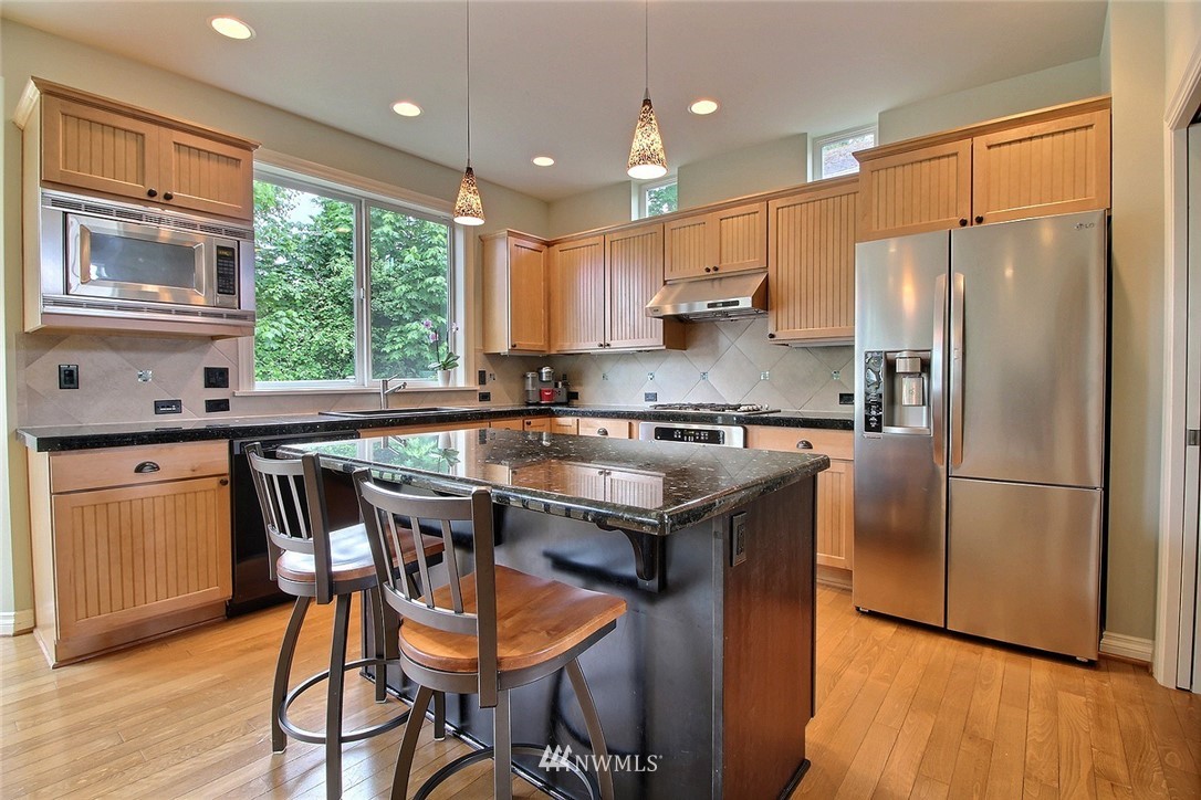 102 Elma Place Southeast Renton, WA 98059 - Photo 8 of 40