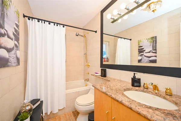 $1,650,000 | 145-39 18th Avenue | Whitestone
