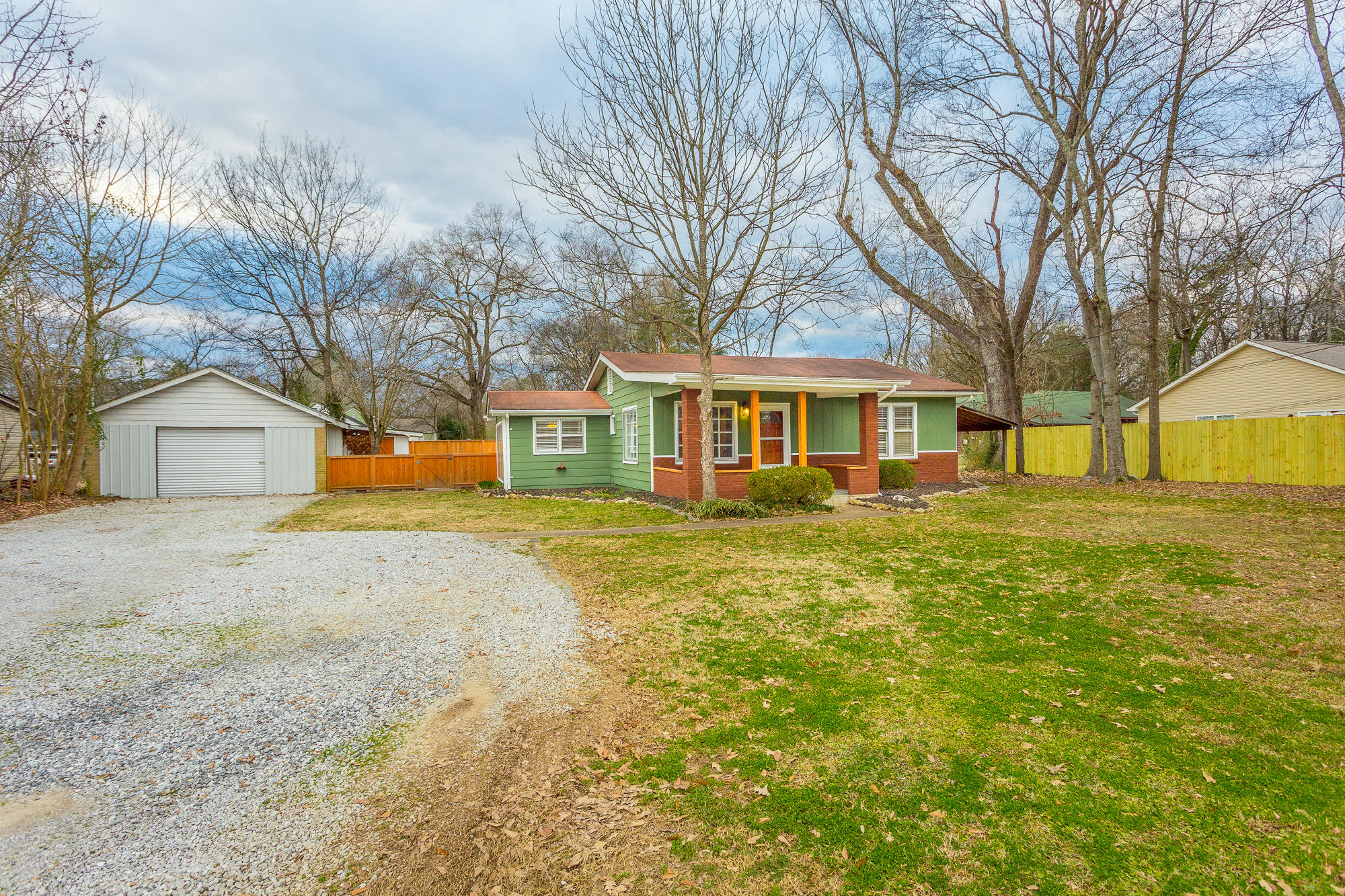 911 North Moore Road Chattanooga, TN 37411 - Photo 2 of 54 911 N Moore Rd. HD-9