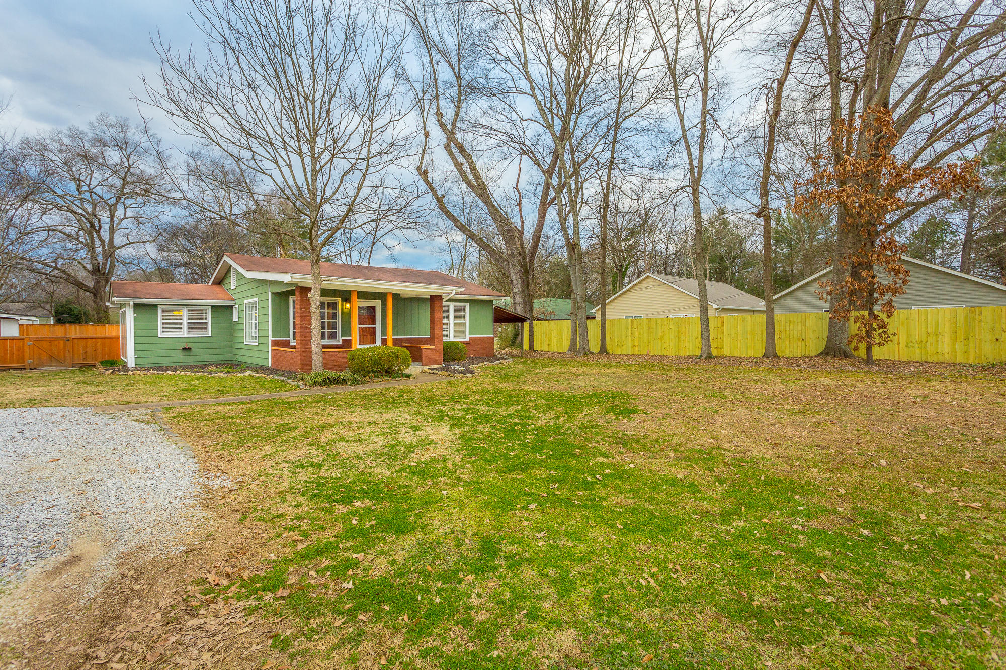911 North Moore Road Chattanooga, TN 37411 - Photo 4 of 54 911 N Moore Rd. HD-10