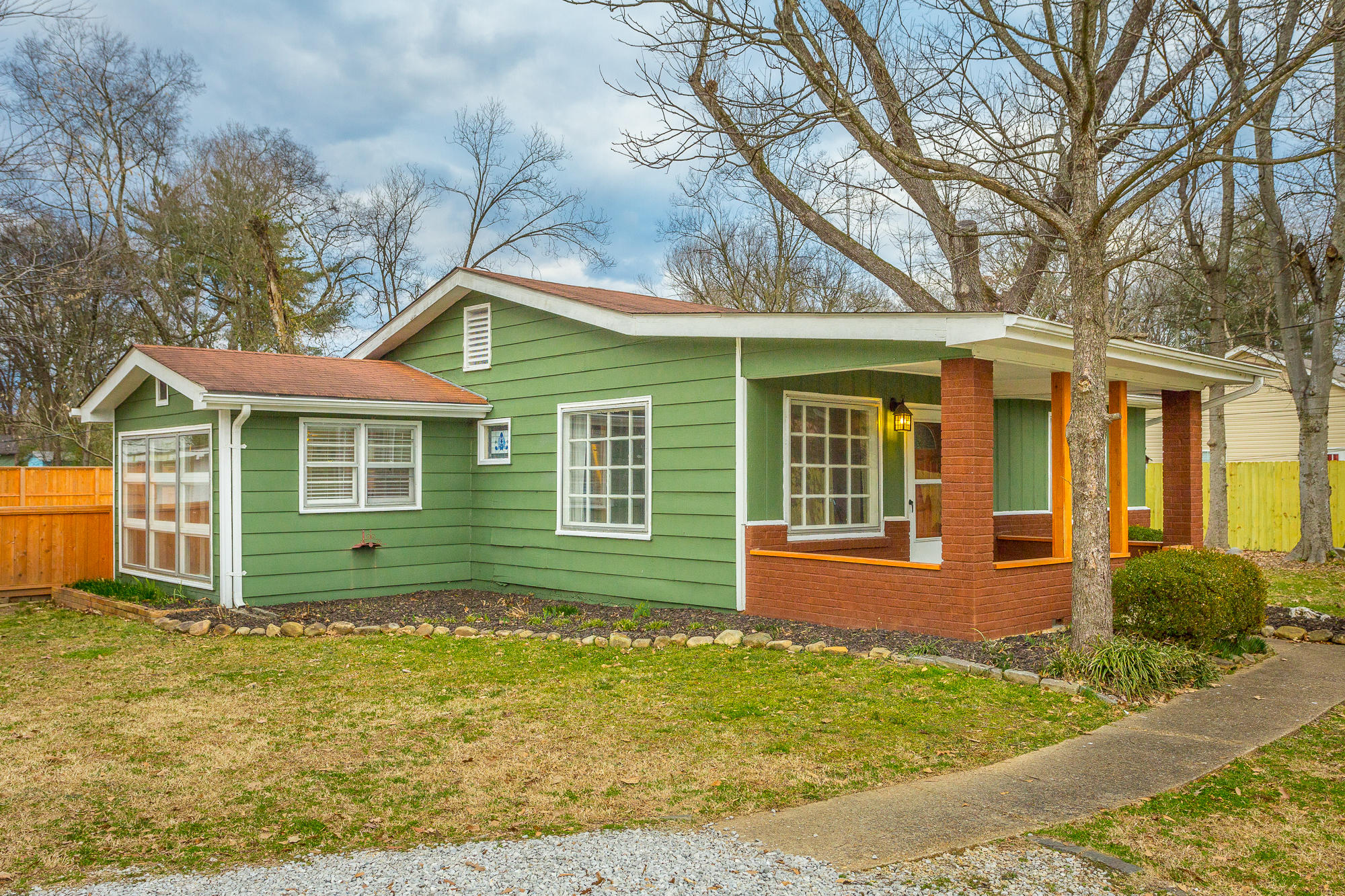 911 North Moore Road Chattanooga, TN 37411 - Photo 7 of 54 911 N Moore Rd. HD-13