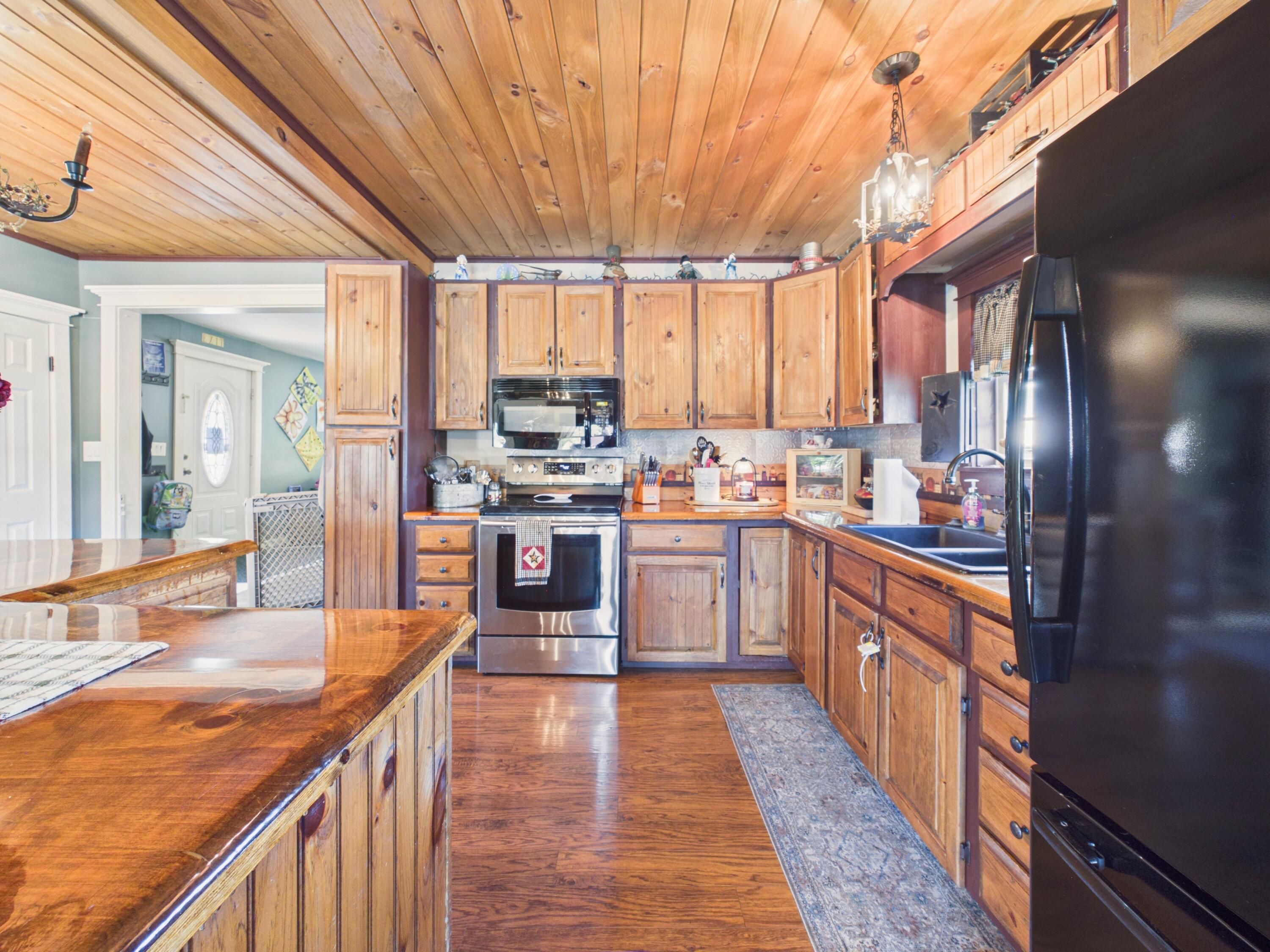 28 Silver Street Mars Hill, ME 04758 - Photo 6 of 36 Kitchen