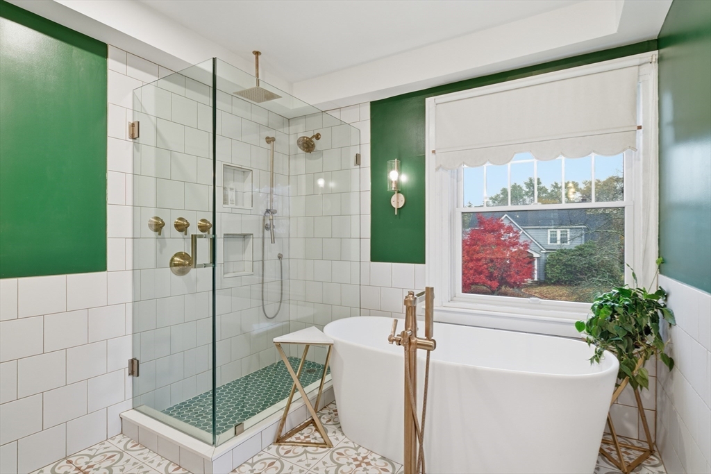 27 Lexington Avenue Holyoke, MA 01040 - Photo 7 of 42 a bathroom with a shower and a tub