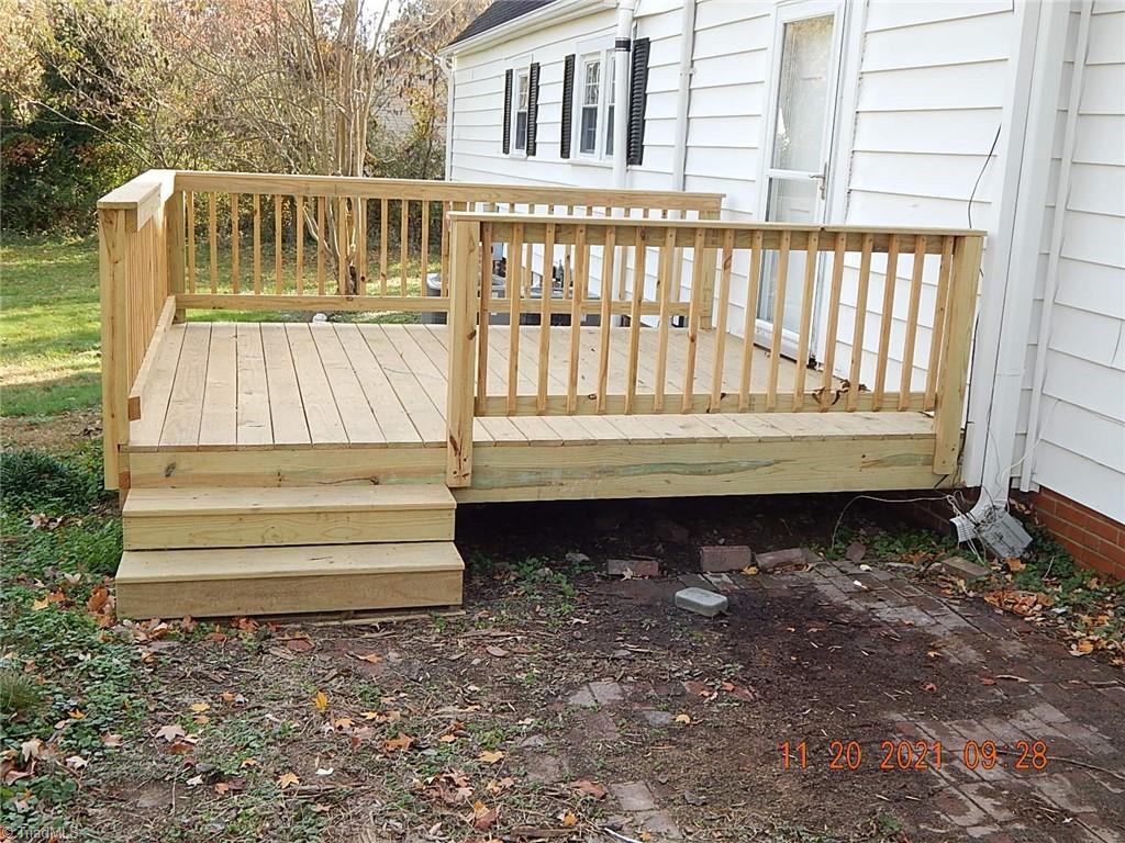 107 Lambeth Road Thomasville, NC 27360 - Photo 10 of 10 deck