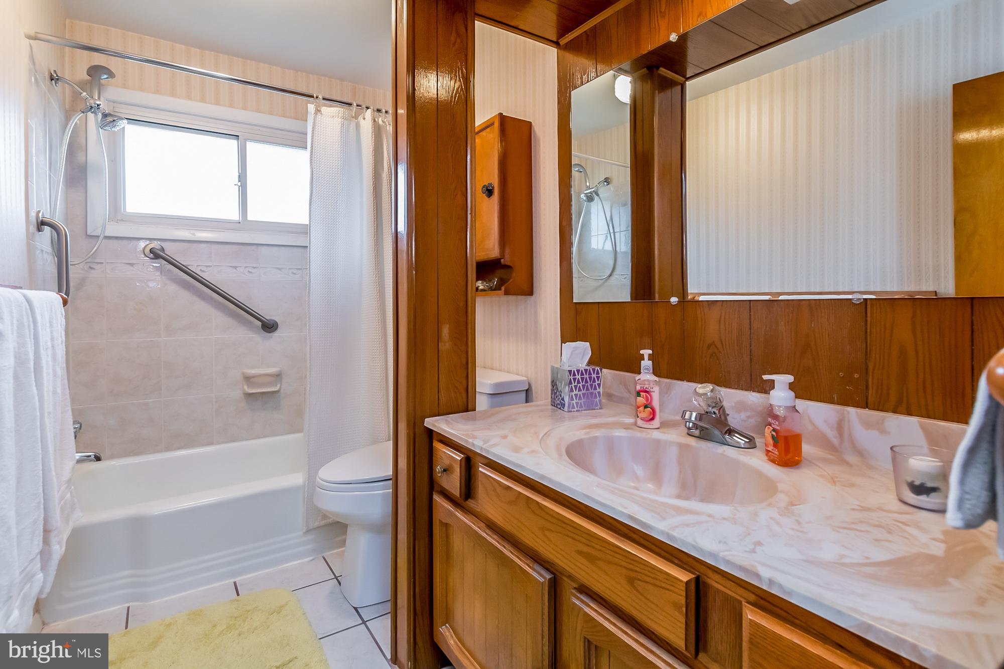 1212 Berkwood Road Baltimore, MD 21237 - Photo 20 of 30 Bathroom