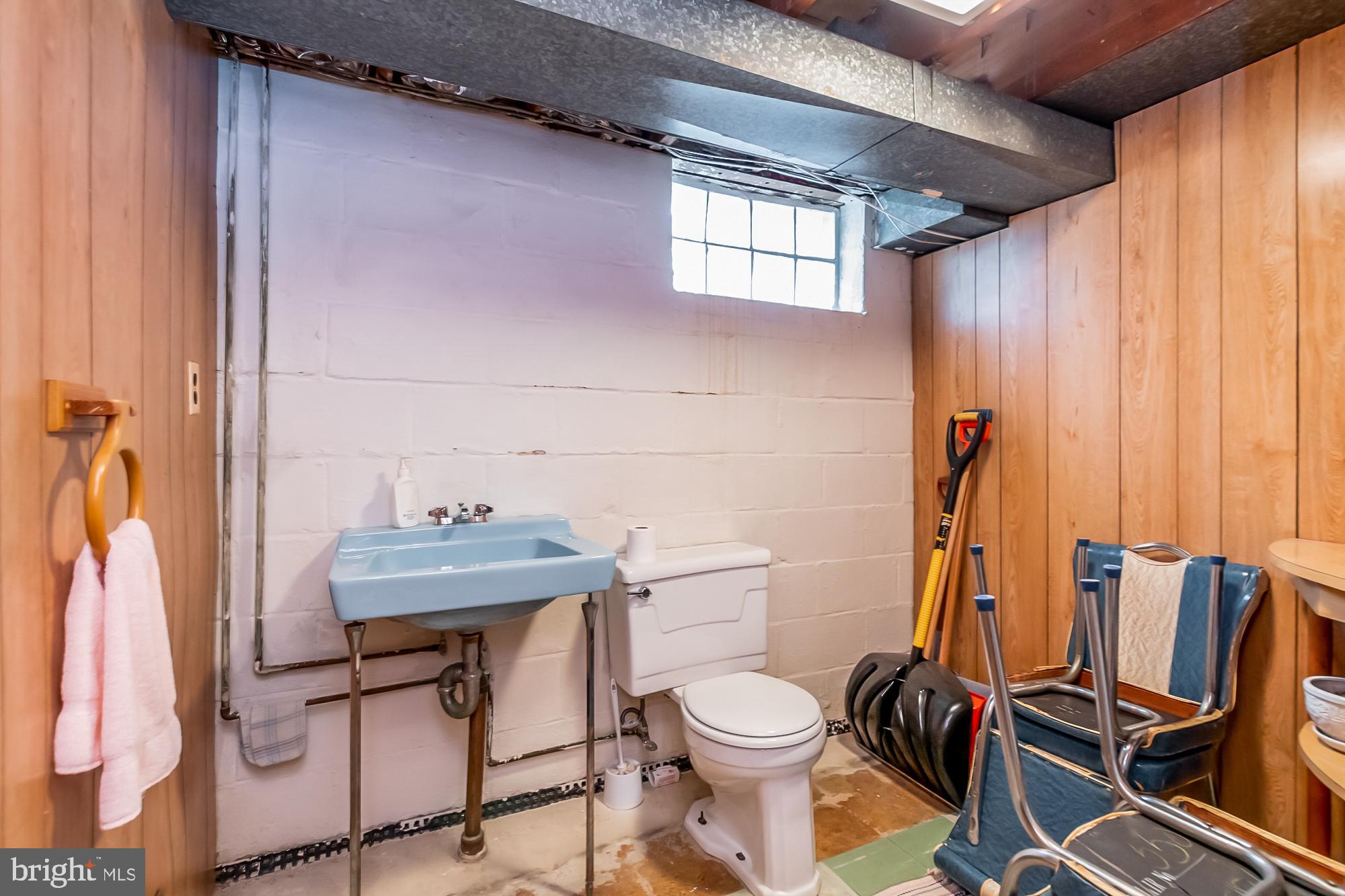 1212 Berkwood Road Baltimore, MD 21237 - Photo 23 of 30 Lower Level Powder Room
