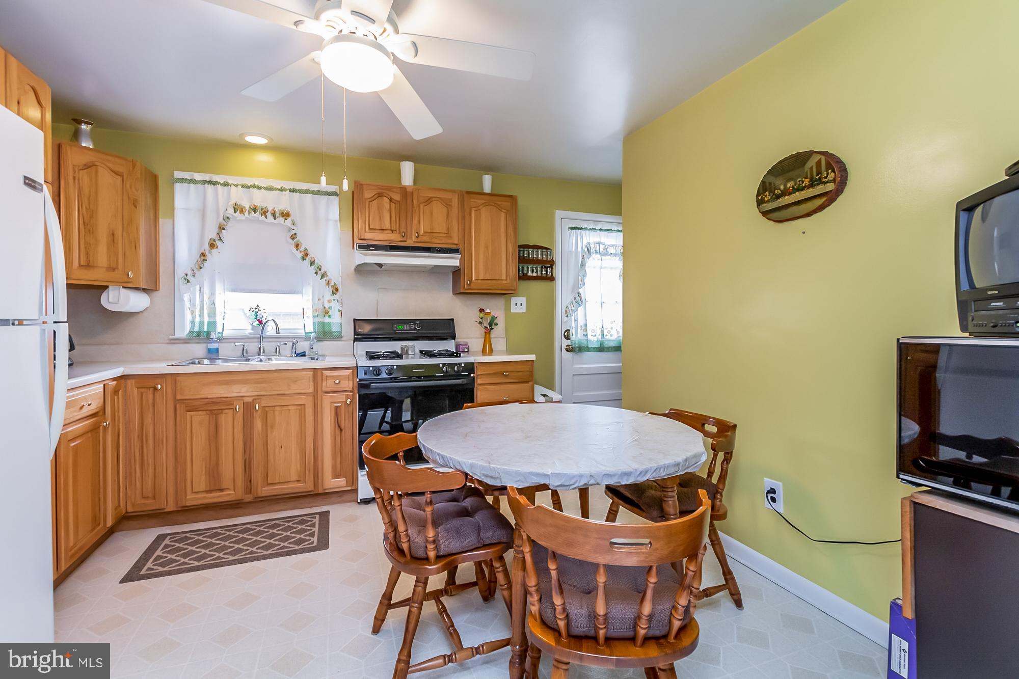 1212 Berkwood Road Baltimore, MD 21237 - Photo 9 of 30 Kitchen