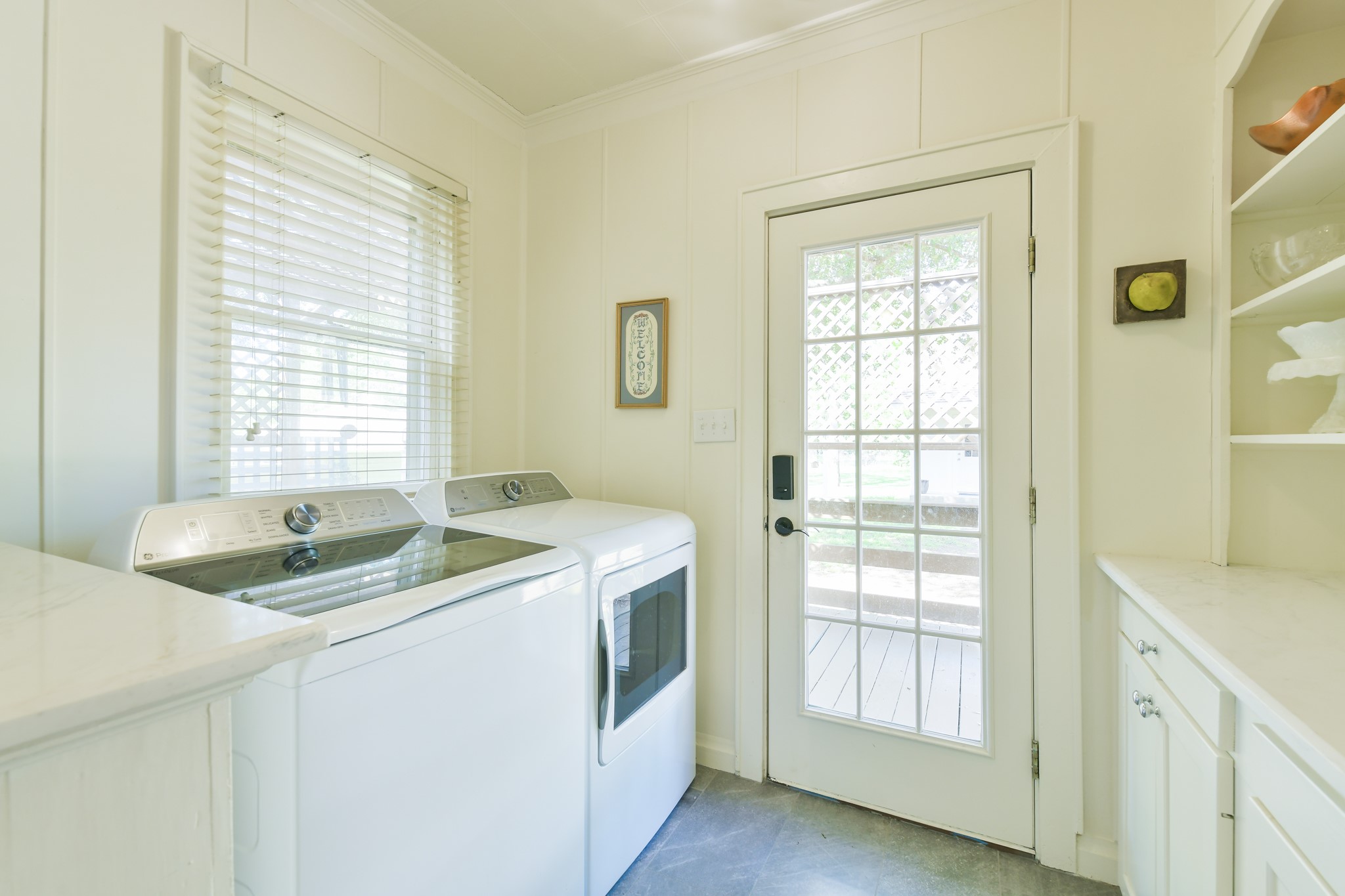 802 South Day Street Brenham, TX 77833 - Photo 30 of 50 a utility room with dryer and washer