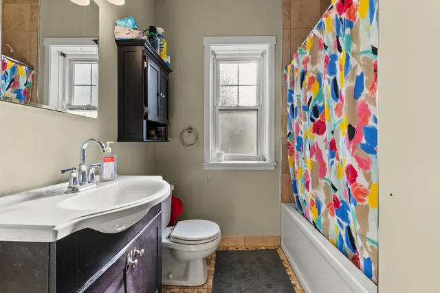 $2,200 | 2210 West Carmen Avenue, Unit 1W, Chicago, IL 60625