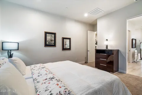 $995,000 | 9850 East McDowell Mountain Ranch Road, Unit 1019, Scottsdale, AZ 85260