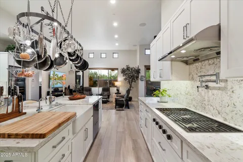 $995,000 | 9850 East McDowell Mountain Ranch Road, Unit 1019, Scottsdale, AZ 85260