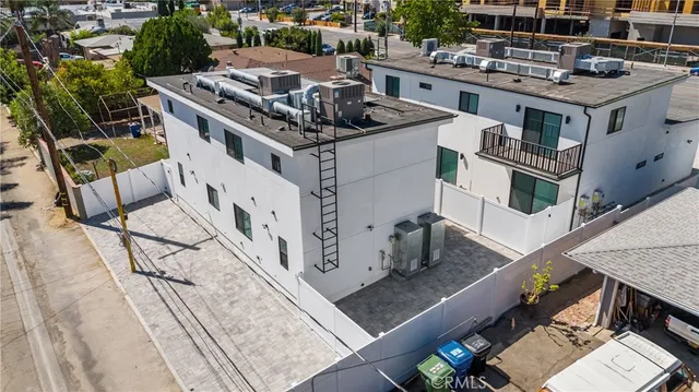 $3,200 | 11140 Woodley Avenue, Unit 1/2, Granada Hills, CA 91344