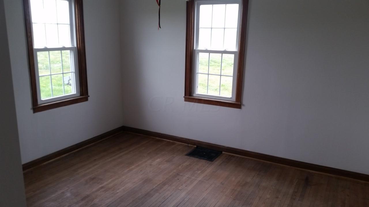 293 Mt Zion Road Southwest Lancaster, OH 43130 - Photo 4 of 8 Gallery Image 4