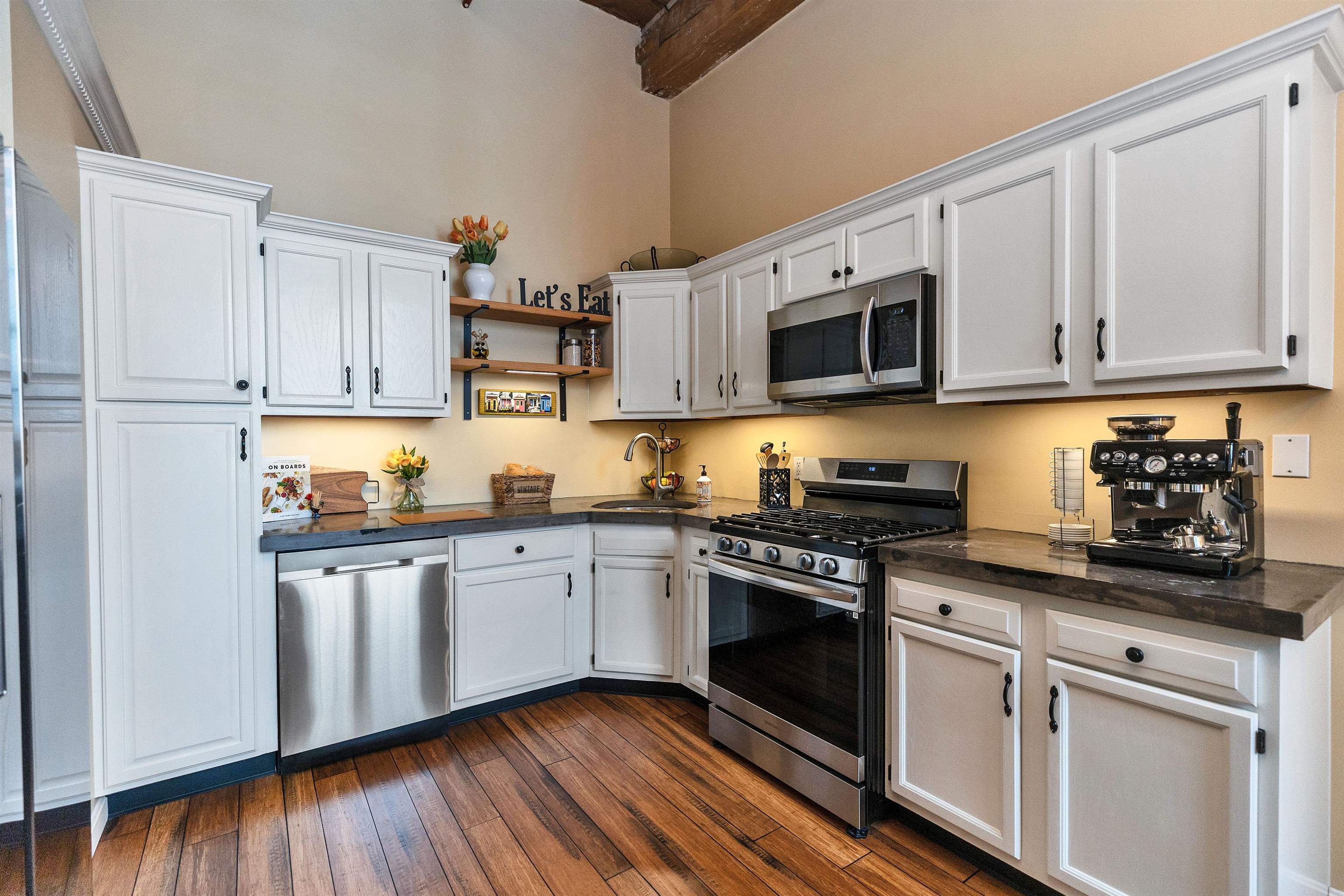 470 Silver Street, Unit 413 Manchester, NH 03103 - Photo 5 of 44