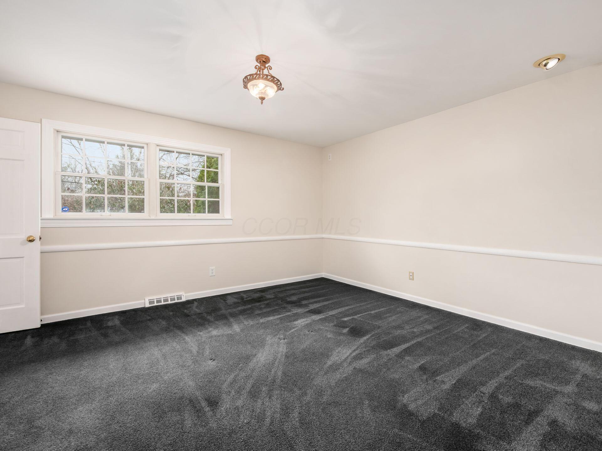 880 Lynbrook Road Columbus, OH 43235 - Photo 29 of 59 First Floor Den or Bedroom