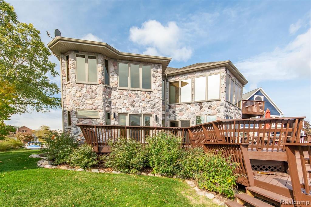 2349 Riverside Pointe Drive St. Joseph, MI 49085 - Photo 4 of 62