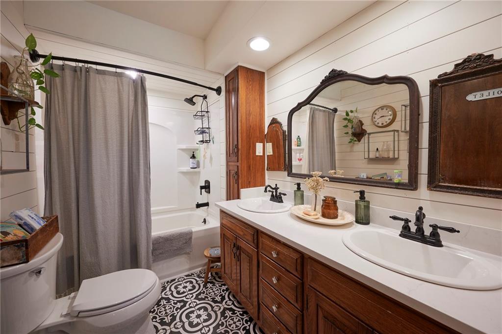 114 Johnetta Road Vandergrift, PA 15690 - Photo 13 of 50