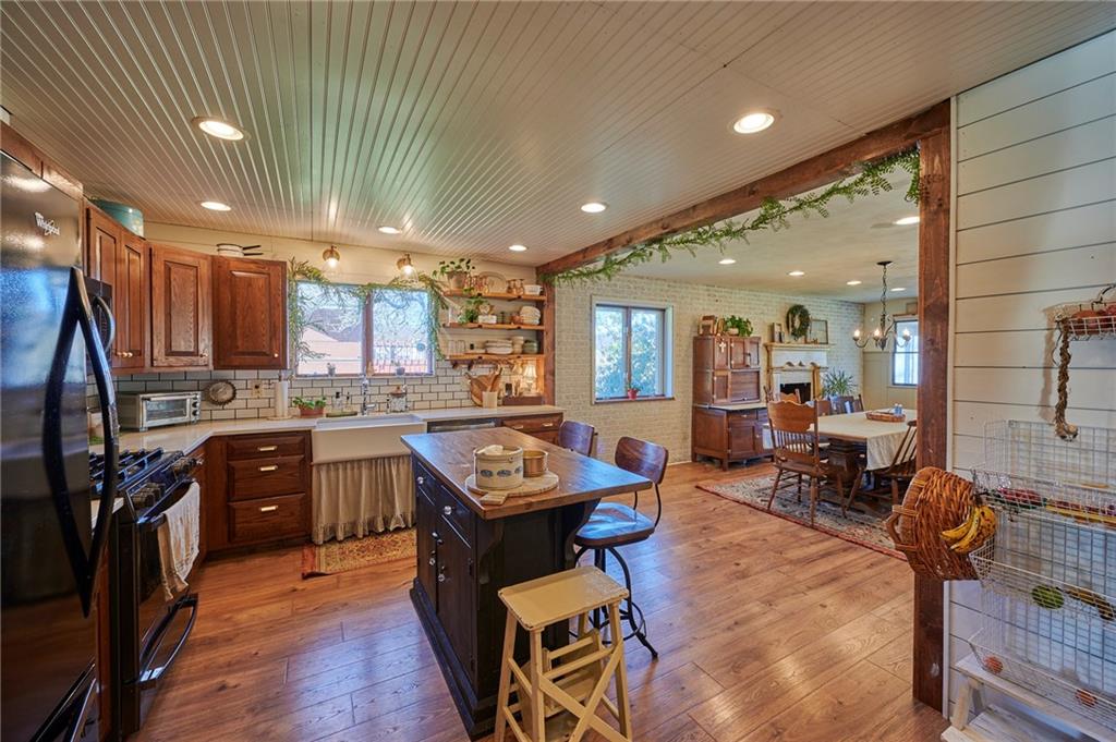 114 Johnetta Road Vandergrift, PA 15690 - Photo 9 of 50