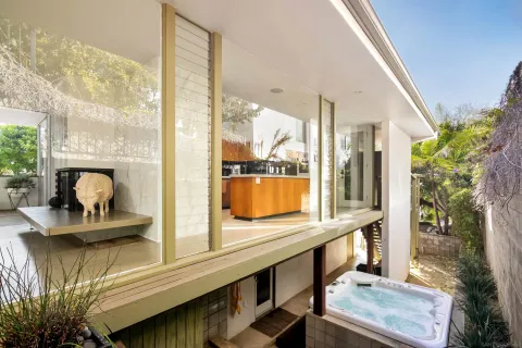 $2,599,000 | 5622 Linda Rosa Avenue, La Jolla, CA 92037