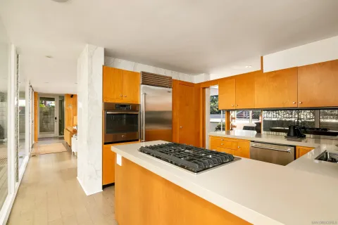 $2,599,000 | 5622 Linda Rosa Avenue, La Jolla, CA 92037