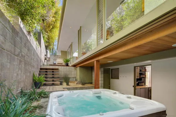 $2,629,000 | 5622 Linda Rosa Avenue, La Jolla, CA 92037