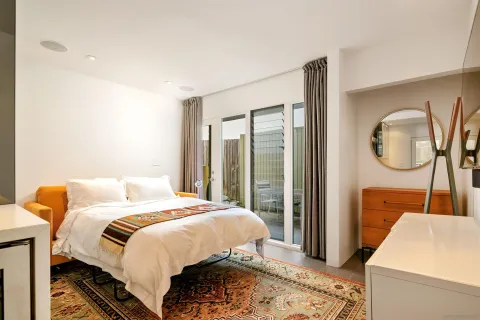 $2,599,000 | 5622 Linda Rosa Avenue, La Jolla, CA 92037