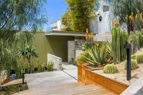 $2,599,000 | 5622 Linda Rosa Avenue, La Jolla, CA 92037