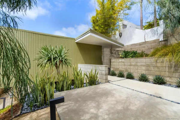 $2,629,000 | 5622 Linda Rosa Avenue, La Jolla, CA 92037