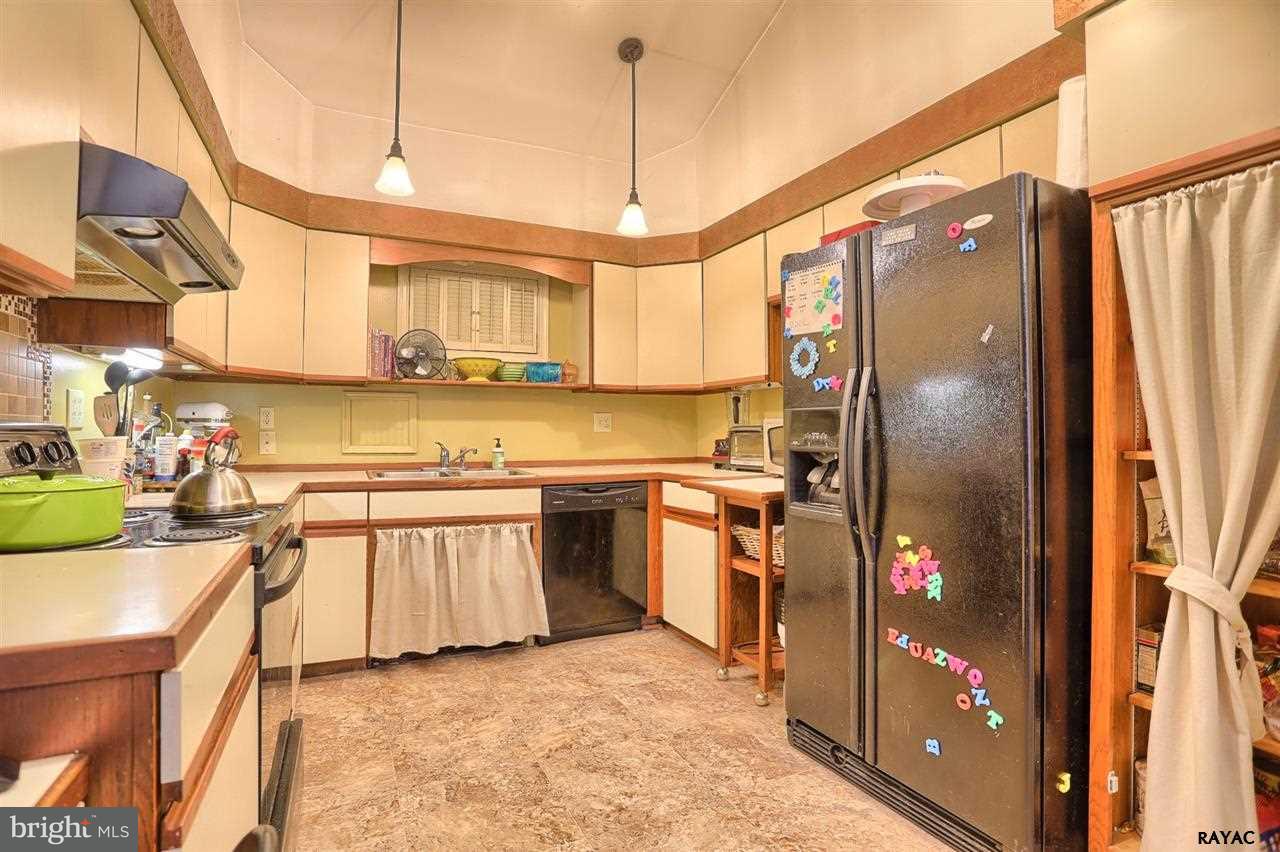 144 Highland Road York, PA 17403 - Photo 19 of 31 Gallery Image 19