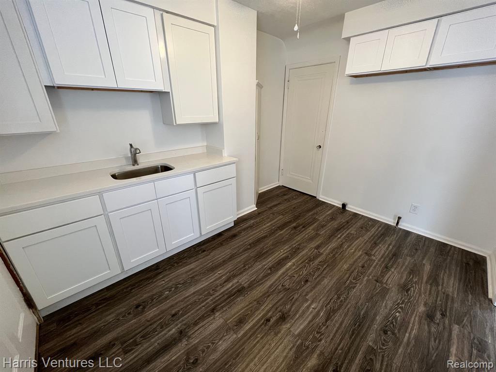 21730-34 Moross Road Grosse Pointe, MI 48236 - Photo 9 of 15