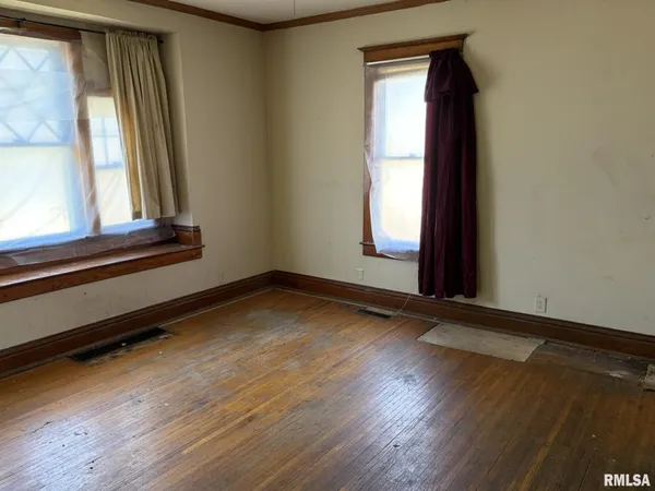 $39,900 | 905 East South Street, Galesburg, IL 61401