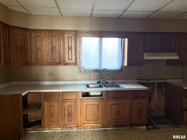 $39,900 | 905 East South Street, Galesburg, IL 61401