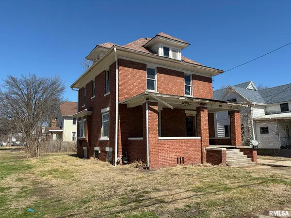 $39,900 | 905 East South Street, Galesburg, IL 61401