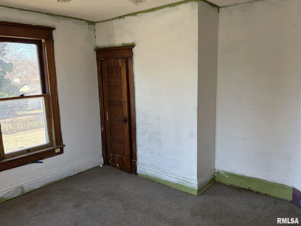 $39,900 | 905 East South Street, Galesburg, IL 61401