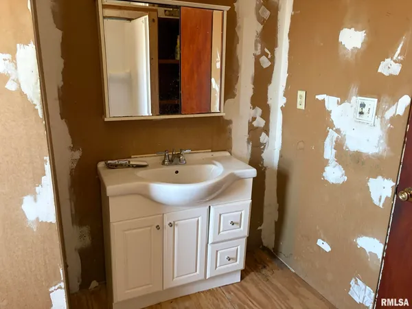$39,900 | 905 East South Street, Galesburg, IL 61401