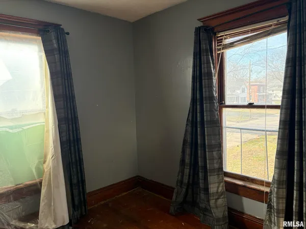 $39,900 | 905 East South Street, Galesburg, IL 61401