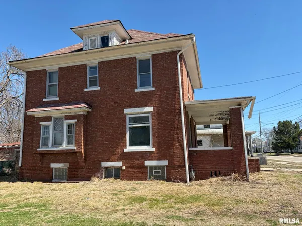 $39,900 | 905 East South Street, Galesburg, IL 61401